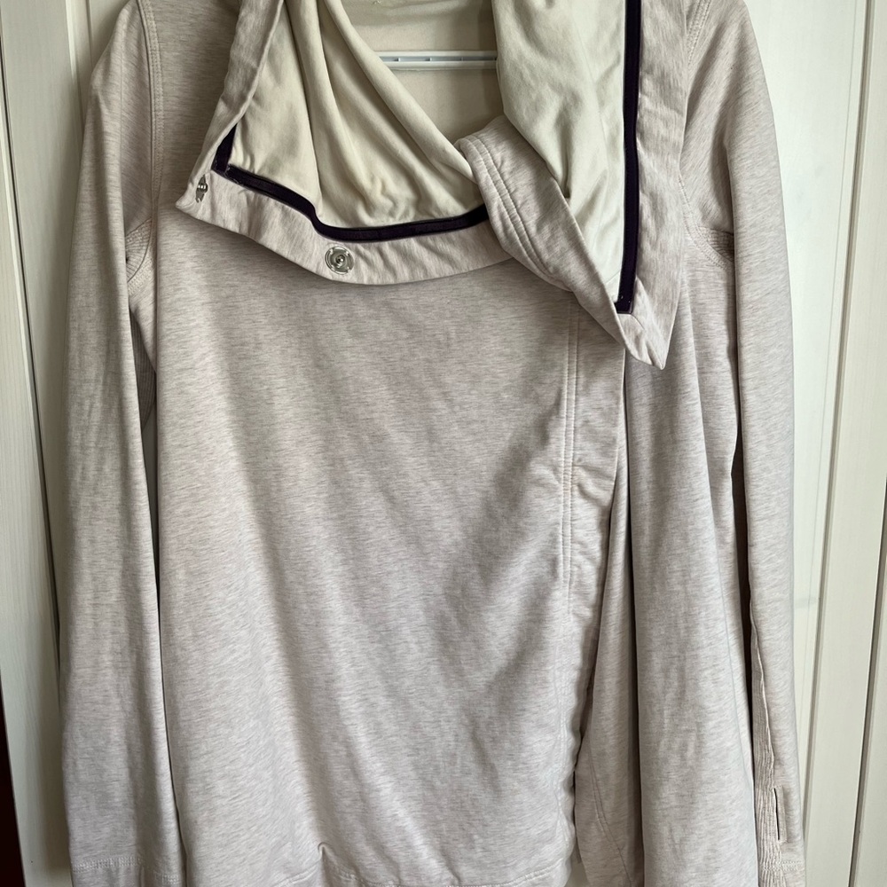 Lululemon Wrap sweater - Size 6